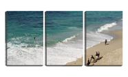 Quadro canvas 45x96 surfistas analisando as ondas