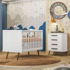 Quarto de Bebê Qencanto Retrô com Cômoda 4335 e Berço 3820 Qmovi Branco Acetinado + Colchão Gazin