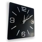 Relógio de parede 25cm preto, quadrado, Algarismos cardinais 3D cor Prata espelhado.