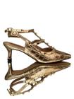 Scarpin Dourado Slingback com detalhes Spike Dourado salto 5cm