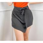 Short saia crepe feminino formato triângulo amarração simples frontal fashion