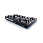 Sintetizador Novation Analogico Mono-Synth BASS STATION II