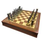 Jogo de Xadrez medieval peças mais tabuleiro em resina - Mahalo - Jogo de  Dominó, Dama e Xadrez - Magazine Luiza