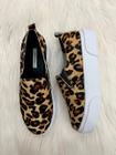 Tênis Feminino Casual Slip On em Couro e Pelos Sintéticos - Parô Cool - Animal Print Onça