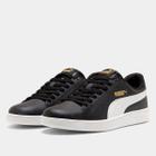 Tênis Puma Smash V2 SL BDP masculino na cor preta com a faixa lateral branca e solado branco, visto de perfil em fundo cinza.