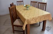 Toalha de mesa tecido jacquard para 12 cadeiras 3,50 x 1,40 dourada