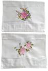 Toalhas Bordadas de Mão (lavabo) com lindos motivos florais. Conjunto de 2 peças com bordados.