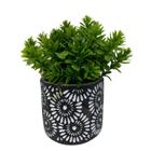Vaso decorativo mosaico preto e branco de cimento com planta