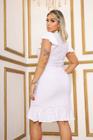 Vestido branco com babado