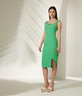 Vestido estruturado com aviamento