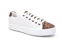 modelo de tênis branco