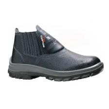 bota com bico de pvc