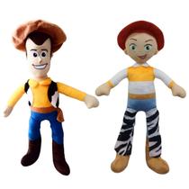 02 Brinquedos Pelucia Woody e Jessie 60cm Turma do Toy Story Antialérgico