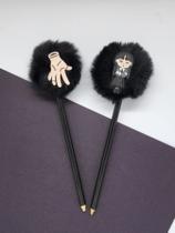 02 Lapis de escrever Pompom Wandinha Vandinha Adams mãozinha papelaria fofa material escolar escritório presente lembran
