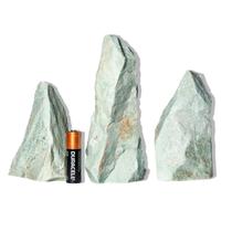 05 Quartzo Verde Pedra Pé Serrado 200 a 300g 8 a 11cm Tipo B