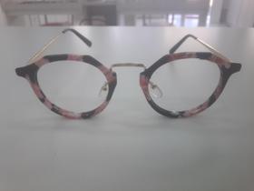050-Armação Feminina rosa e preto em Acetato com destelhes nas hastes e plaquetas de silicone