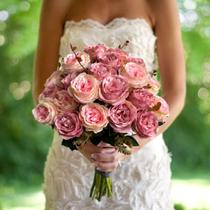 1 Buque De Rosas Artificiais Realistas Para Presente Romântico Ou Decoração De Ambientes - DE1125