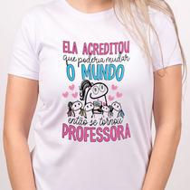 1 Camiseta Bonequinho Flork Dia dos Professores Ela Acreditou que poderia Mudar o Mundo Então se tornou Professora Camisa Divertida 1 Camiseta Bonequinho Flork Dia dos Professores Ela Acreditou que poderia Mudar o Mundo Então se tornou Professora Camisa Divertida