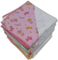 1 Cueiro Flanelado Com Aplique Rosa Estampado Com Crochê