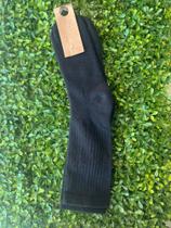 1 Par de Meia Masculina / básica / cano baixo / na cor preta / Disponível Numeração 42 1 Par de Meia Masculina / básica / cano baixo / na cor preta / Disponível Numeração 42