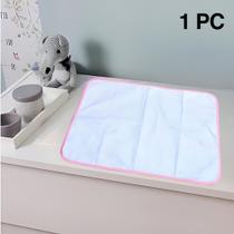 1 Protetor de Colchão 70x50 Absorventes Laváveis Branco com Borda Rosa para Desfralde - Vila Flor 1 Protetor de Colchão 70x50 Absorventes Laváveis Branco com Borda Rosa para Desfralde - Vila Flor