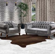 1 Sofá de dois lugares 1,80cm e 2 Poltronas Chesterfield Elisabeth Veludo Cinza Prata