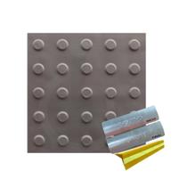 10 PISOS TÁTIL ALERTA PVC 25X25CM +KIT ESCADA ACESSIVEL 20x3 10 PISOS TÁTIL ALERTA PVC 25X25CM +KIT ESCADA ACESSIVEL 20x3