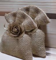 10 Saquinhos de juta com flor de juta para lembrancinhas e bem casados 10 Saquinhos de juta com flor de juta para lembrancinhas e bem casados