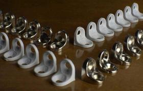 100 Mini Cantoneira 13x13 Cadeirinha Em AÃo 2 Furos Branco