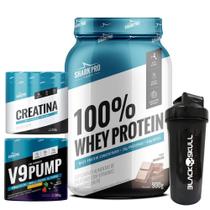 100% Whey Protein - 900g + V9-Pump Pre Workout - 300G + Creatina - 300g - Shark Pro + Coq. Black