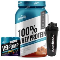100% Whey Protein - 900g + V9-Pump Pre Workout - Pré Treino - 300G - Shark Pro + Coq. Black