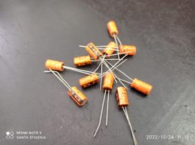 100x Capacitor Eletrolítico 22uf/50v 85 6,3x11mm Siemens