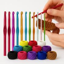 12 Agulhas Croche Coloridas de Aluminio + 12 Cores de Linhas de Crochet 100% Algodão que Não Desbotam