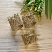 12 Porta guardanapos com fios dourado de juta