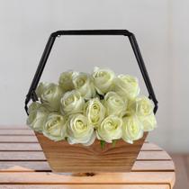 15 Hastes de Rosa Artificial com Folhagens Verdes e Espinhos Ideal para Decorações Românticas e Rústicas - DE2423