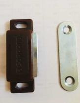 16 Fecho Magnético Porta Guarda Roupa E Armário + Paraf 16 Fecho Magnético Porta Guarda Roupa E Armário + Paraf