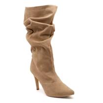 1714FPE-Bota Feminina Slouch Salto Fino Forrada Camurça Areia e Marrom Cor:BegeTamanho:36Genero:Feminino 1714FPE-Bota Feminina Slouch Salto Fino Forrada Camurça Areia e Marrom Cor:BegeTamanho:36Genero:Feminino