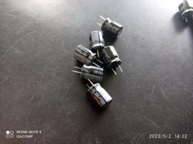 1x Capacitor Eletrolítico 1000uf/10v 85 10x13mm Nichicon