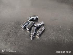 1x Capacitor Eletrolitico 470uf/16v 105 8x16mm Chang 1x Capacitor Eletrolitico 470uf/16v 105 8x16mm Chang