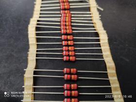 1x Resistor 82r 2w 5% Pr02 1x Resistor 82r 2w 5% Pr02