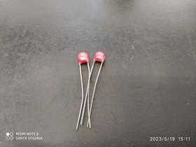 1x Varistor V56za05 = Z56 = S05k35v 5mm 35v Ge