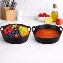 2 Bandejas Servir Frutas Petiscos Decorativa Oval Alças Laterais Preta Base Amadeirada Mesa Café Cozinha Elegante 21,5cm 2 Bandejas Servir Frutas Petiscos Decorativa Oval Alças Laterais Preta Base Amadeirada Mesa Café Cozinha Elegante 21,5cm