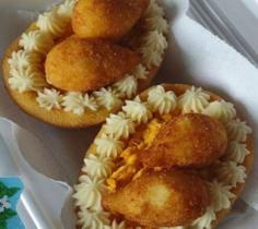 2 Formas Ovo De Páscoa Alumín Pequena Com Suporte 13x8x4cm