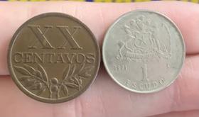 2 Moedas XX Centavos e 1 Escudo