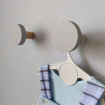 2 Penduradores De Parede Bola Colorida Mdf Laminado 2 Penduradores De Parede Bola Colorida Mdf Laminado