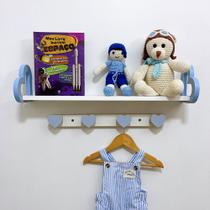 2 Prateleiras coração colorida 60cm e 2 cabideiros infantil