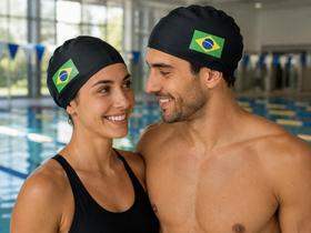 2 Toucas De Natação Com A Bandeira Do Brasil