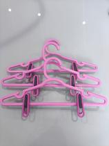 20 CABIDES COM PRESILHAS INFANTIL rosa ou azul (CONHECIDO COMO CABIDE SAIA) 20 CABIDES COM PRESILHAS INFANTIL rosa ou azul (CONHECIDO COMO CABIDE SAIA)