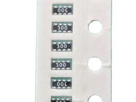 200x Rede Resistiva 30r 8 Pinos 5% 0402*4 Smd 0,5x1mm X4