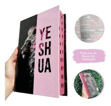 2X Bíblia Sagrada Feminina Leão Yeshua (Jesus) Rosa Letras M